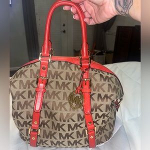 Like-new Signature Michael Kors purse